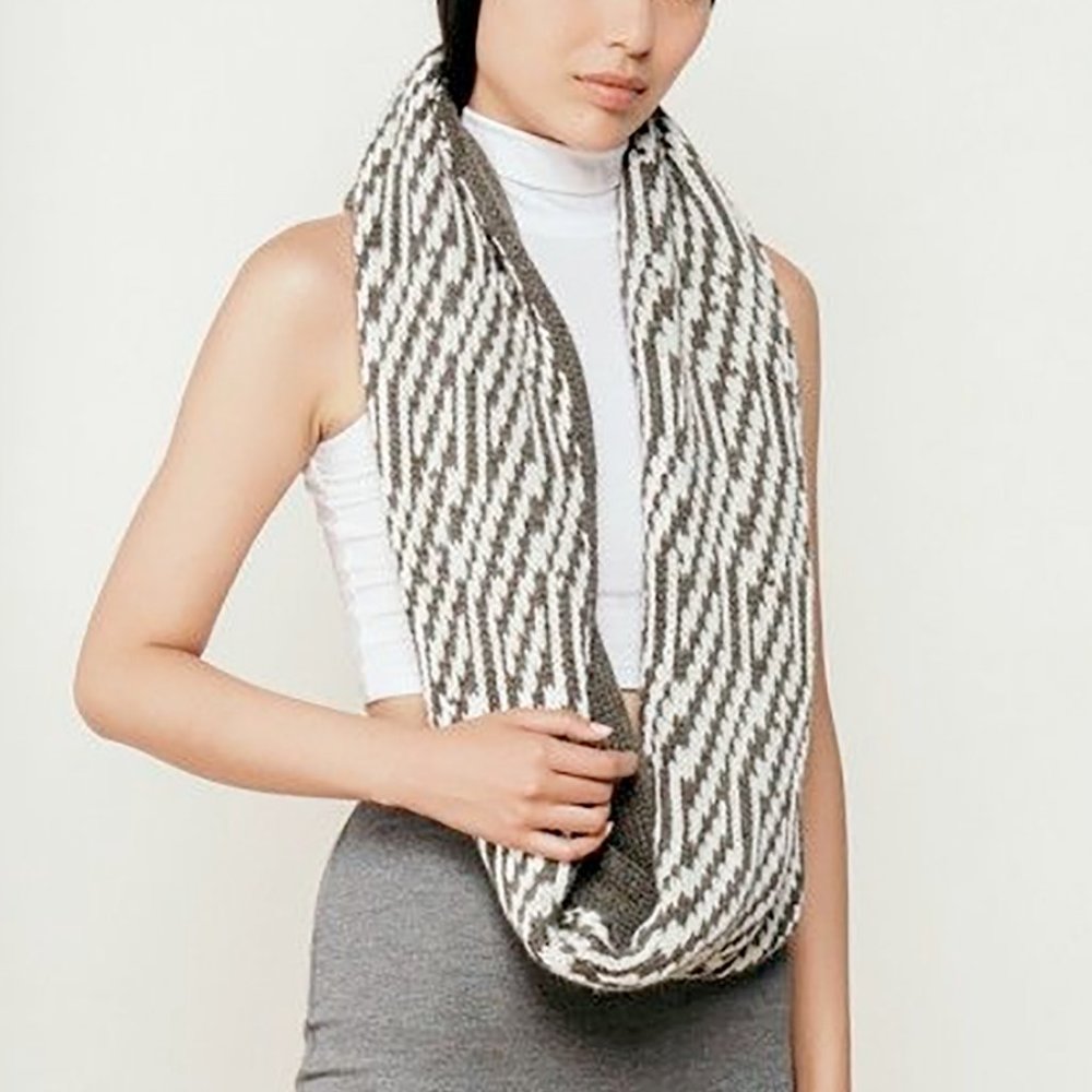 deNada Two-Layer Reversible Infinite Scarf